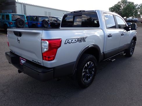 Used 2018 Nissan Titan PRO-4X w/ Pro-4x Convenience Package AWD/4WD image 4