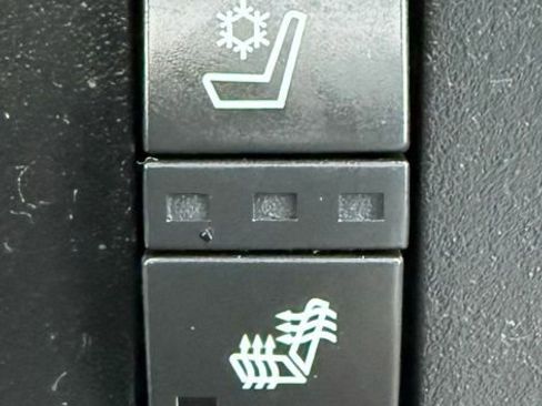 Used 2015 Buick Enclave Premium image 18