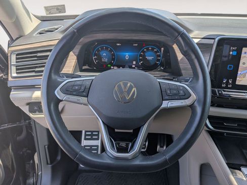 Used 2024 Volkswagen Atlas SEL Premium R-Line AWD/4WD image 18
