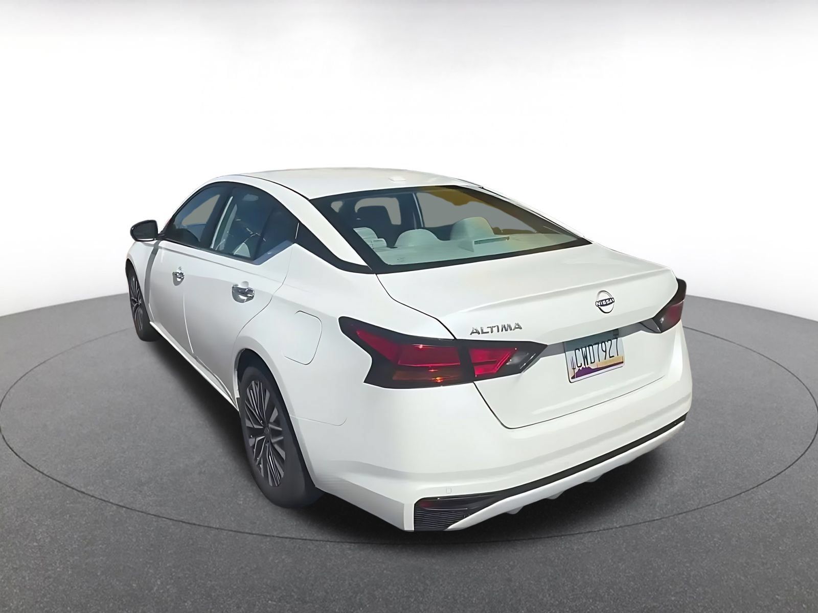 Used 2025 Nissan Altima 2.5 SV FWD image 10