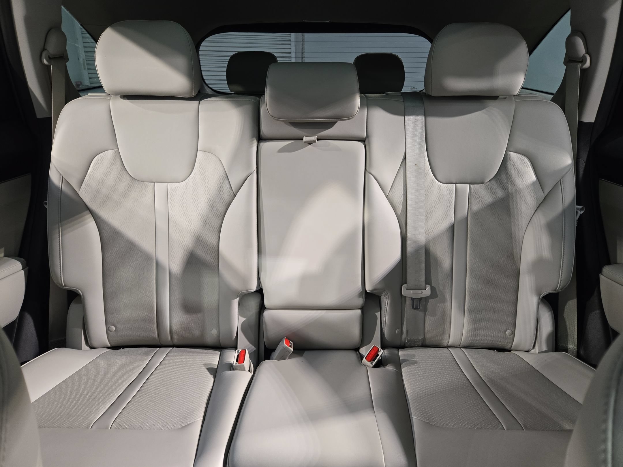Used 2022 Kia Sorento S w/ Panoramic Sunroof Package FWD image 13