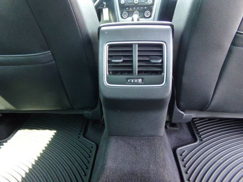 Used 2014 Volkswagen Passat 1.8T SE FWD image 31