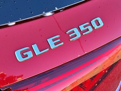 Used 2020 Mercedes-Benz GLE 350 4MATIC w/ Premium Package image 9