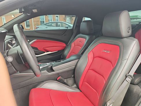 Used 2018 Chevrolet Camaro SS RWD image 13