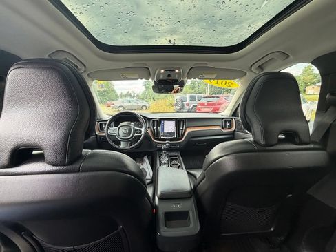Used 2019 Volvo XC60 T6 Momentum w/ Multimedia Package AWD/4WD image 26