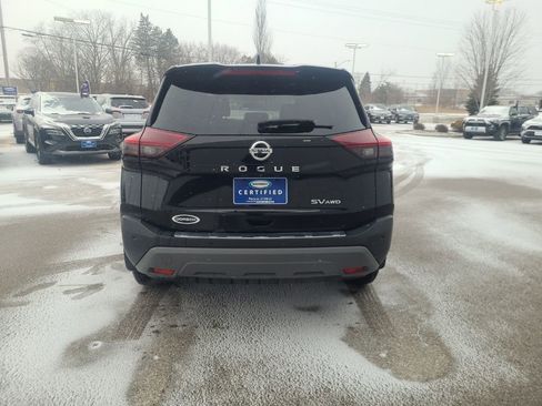 Used 2022 Nissan Rogue SV image 4