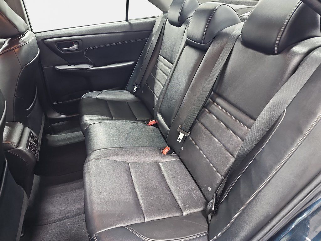 Used 2016 Toyota Camry XLE FWD image 12
