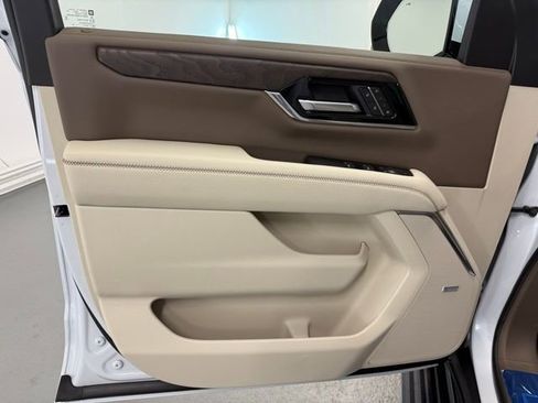 New 2026 GMC Yukon Denali w/ Sun & Power Step Package image 14