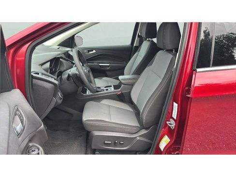 Used 2017 Ford Escape SE w/ Equipment Group 201A AWD/4WD image 10