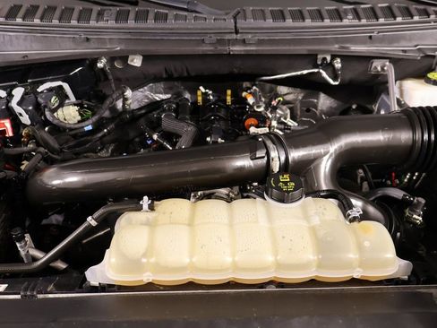 Used 2024 Ford Expedition Max XLT image 21