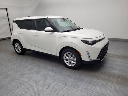 Used 2025 Kia Soul LX w/ LX Technology Package image 11