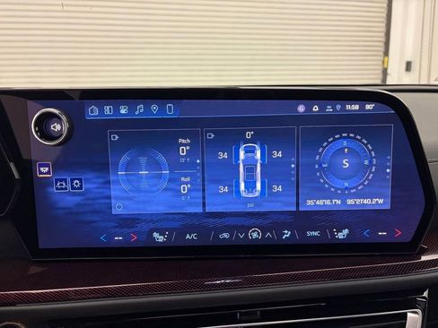 New 2026 Chevrolet Traverse Z71 w/ Driver Confidence Package AWD/4WD image 9