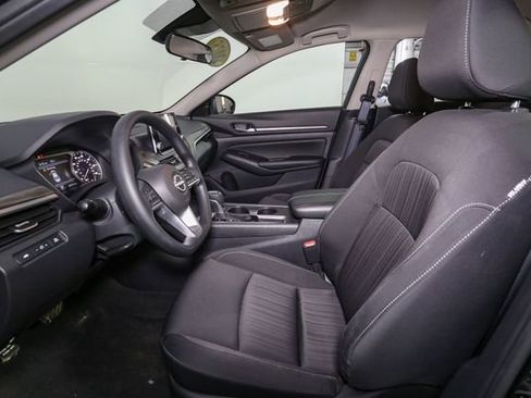 Used 2025 Nissan Altima 2.5 SV image 33