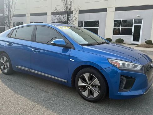 Used 2018 Hyundai Ioniq Electric image 3