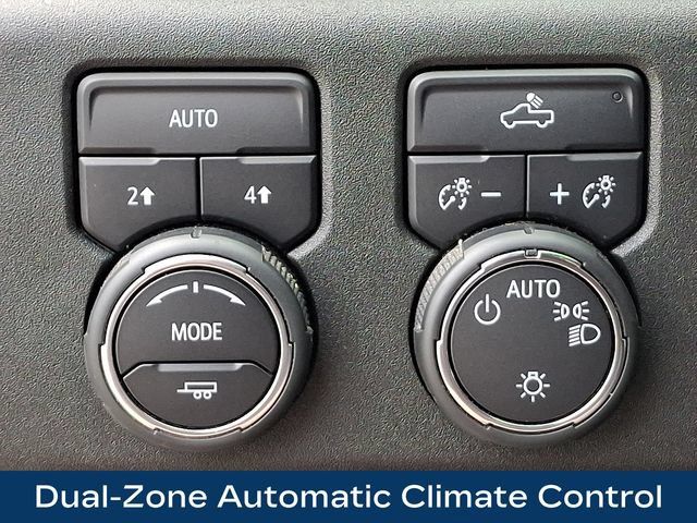 Used 2024 Chevrolet Silverado 1500 LT AWD/4WD image 9