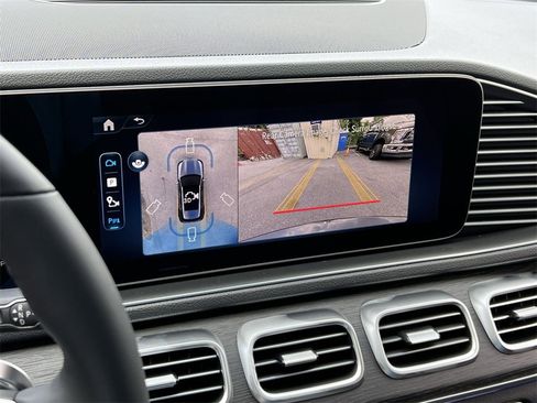 Used 2025 Mercedes-Benz GLE 350 4MATIC image 17