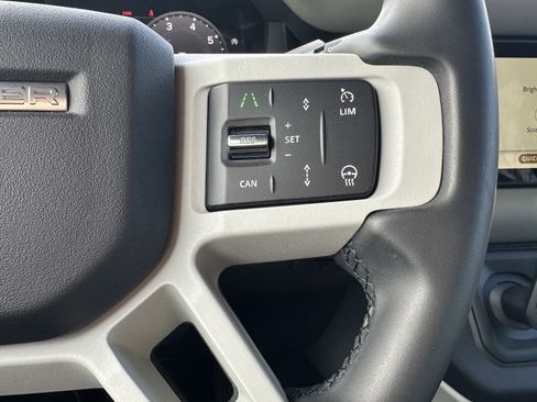 Used 2024 Land Rover Defender 110 X-Dynamic SE image 21