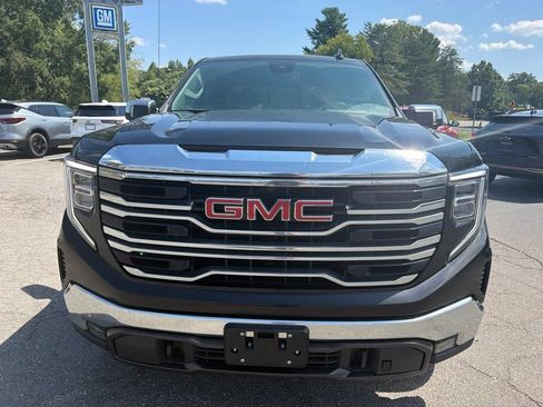 Used 2023 GMC Sierra 1500 Crew Cab SLT w/ Z71 w/ SLT Premium Package AWD/4WD image 3