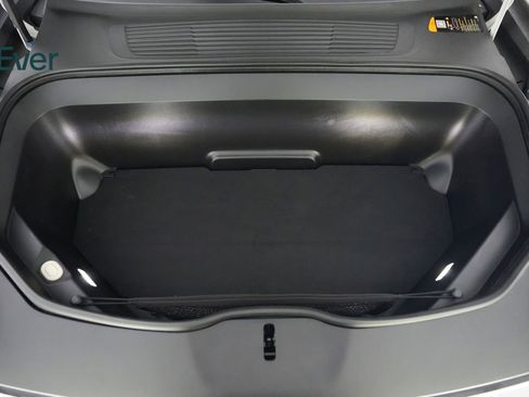 Used 2024 Rivian R1S Adventure image 27