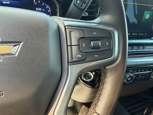 Used 2025 Chevrolet Silverado 1500 LT AWD/4WD image 36