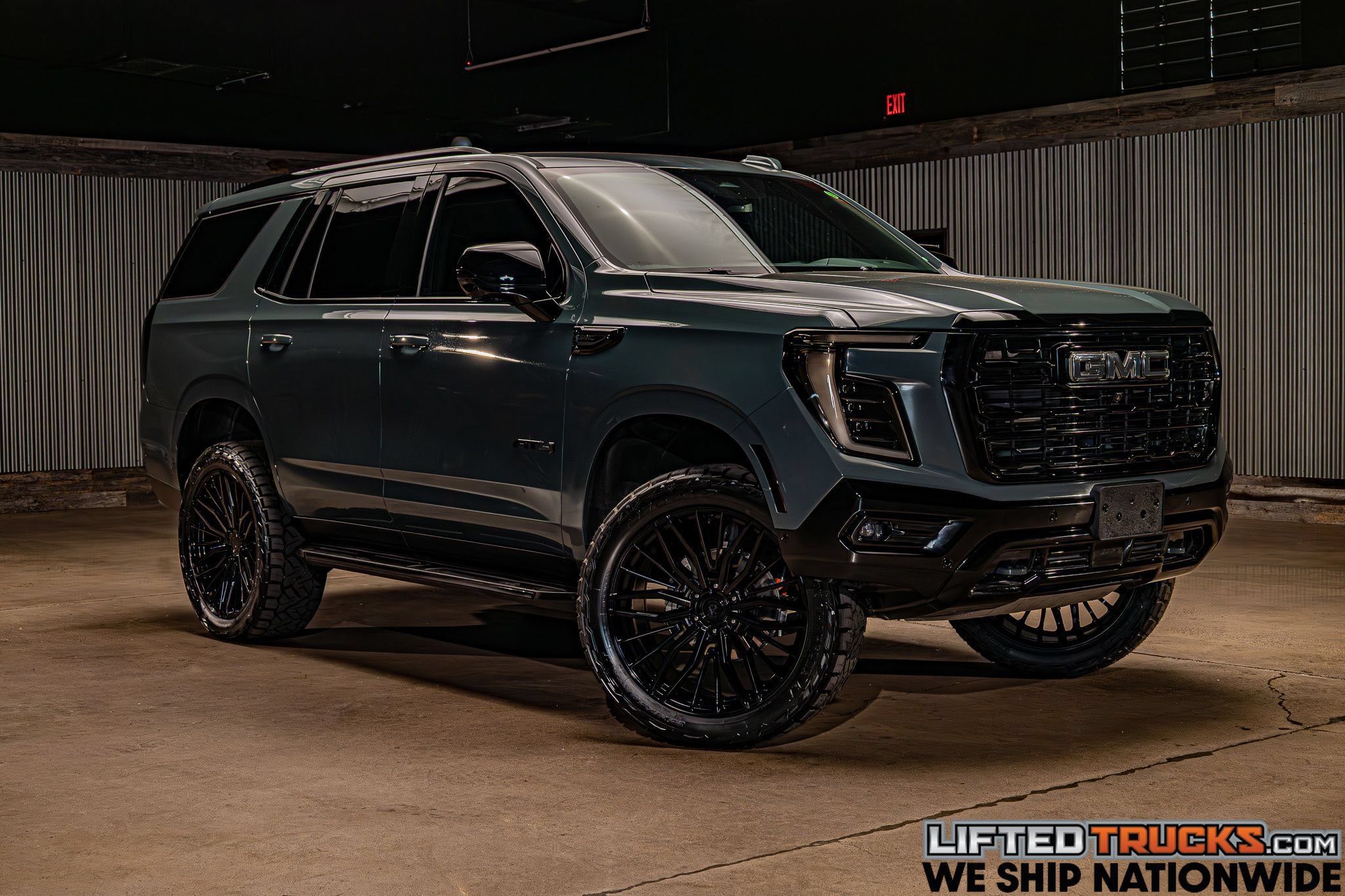 Used 2025 GMC Yukon AT4 w/ LPO, AT4 Appearance Package AWD/4WD image 1