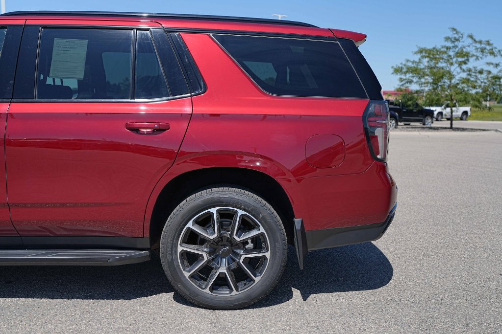 Used 2022 Chevrolet Tahoe RST w/ Luxury Package AWD/4WD image 13