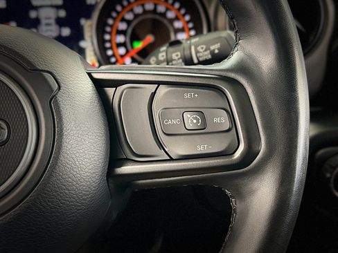 Used 2022 Jeep Wrangler Unlimited Sport AWD/4WD image 17