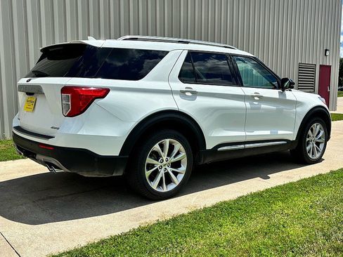 Used 2021 Ford Explorer Platinum w/ Equipment Group 601A AWD/4WD image 3