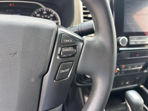 Used 2022 Nissan Frontier SV AWD/4WD image 16