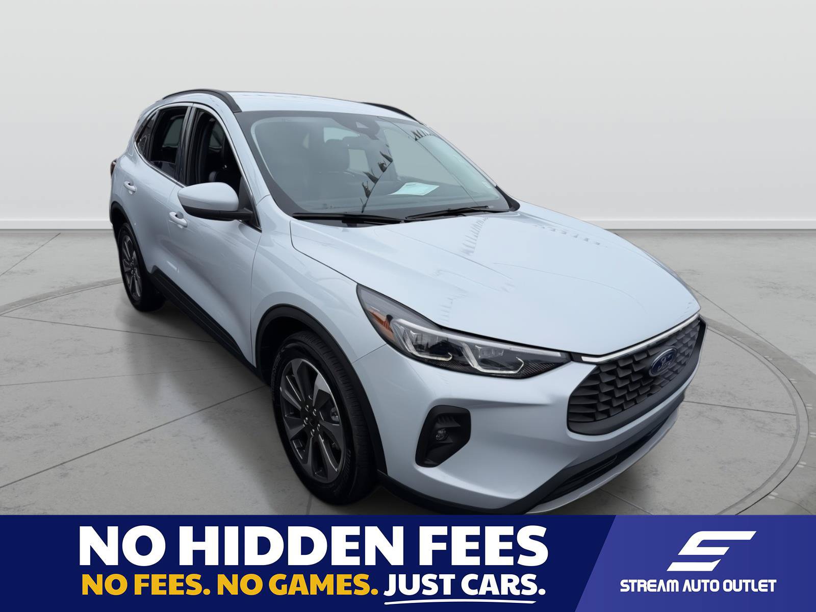 Used 2025 Ford Escape Platinum AWD/4WD image 1