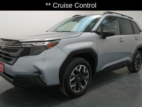 Used 2025 Subaru Forester Premium w/ Convenience Package #1 image 4