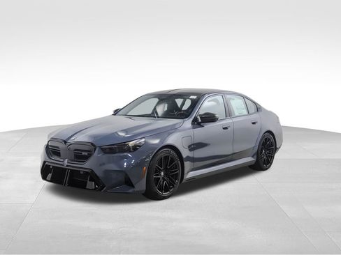 New 2026 BMW M5 w/ Carbon Package image 1
