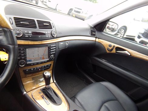 Used 2008 Mercedes-Benz E 350 4MATIC Sedan image 55