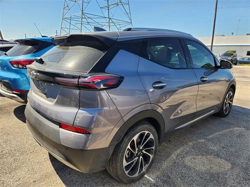 Used 2023 Chevrolet Bolt EUV Premier w/ Sun & Sound Package image 5