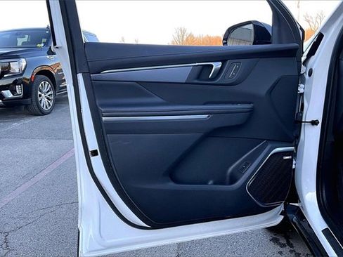 Used 2025 Buick Enclave Sport Touring image 20