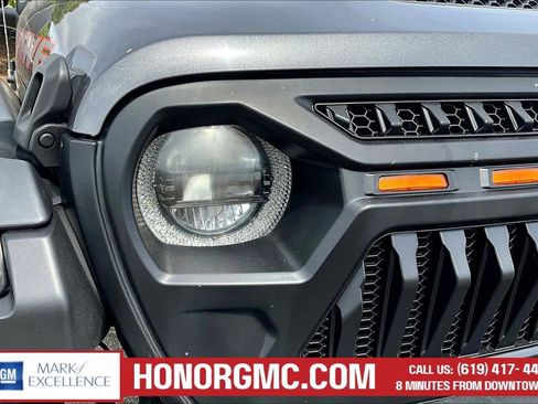 Used 2022 Jeep Gladiator Mojave w/ Trailer Tow Package AWD/4WD image 32