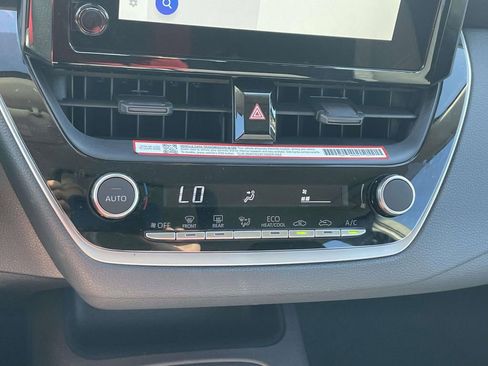 Used 2025 Toyota Corolla LE image 37