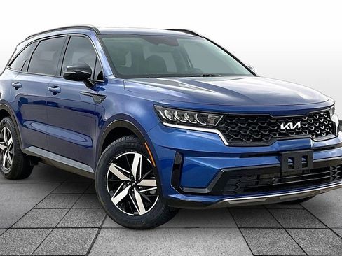 Certified 2023 Kia Sorento S FWD image 2