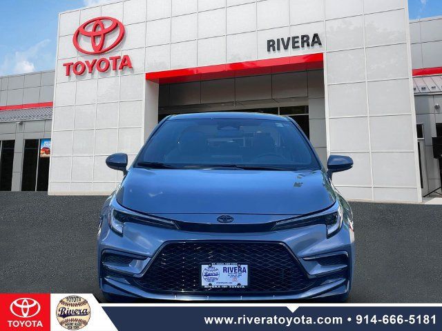 Used 2023 Toyota Corolla SE w/ Carpet Mat Package (TMS) FWD image 2