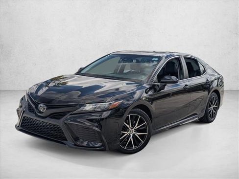 Certified 2022 Toyota Camry SE w/ Convenience Package FWD image 1