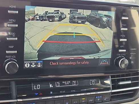 Certified 2023 Toyota Sienna Platinum image 22