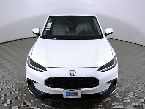 Certified 2026 Honda HR-V LX image 4