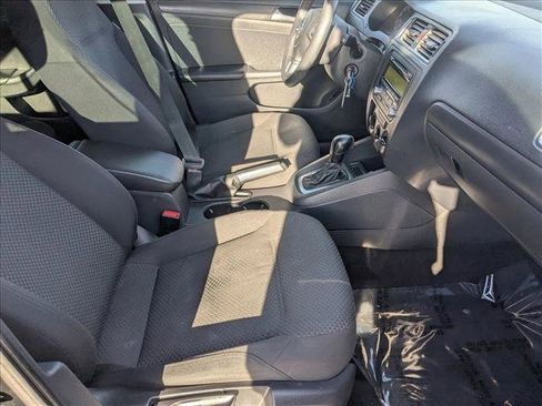 Used 2014 Volkswagen Jetta S image 19