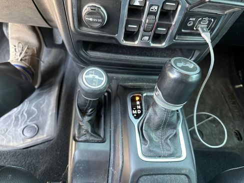Used 2020 Jeep Wrangler Unlimited Sahara AWD/4WD image 8