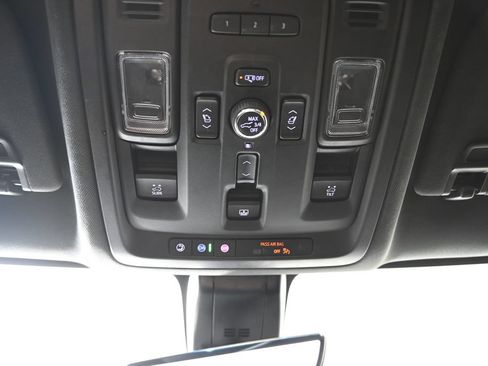 Used 2021 Chevrolet Suburban High Country AWD/4WD image 36