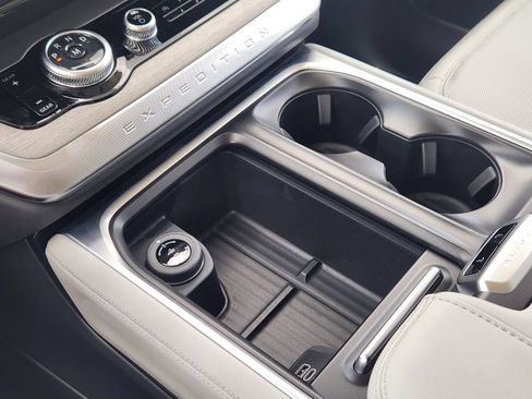 New 2026 Ford Expedition Max Platinum AWD/4WD image 18