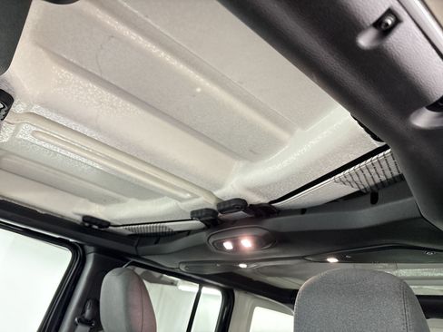 Used 2025 Jeep Wrangler Unlimited Sahara w/ Safety Group AWD/4WD image 24