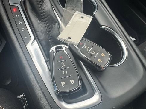 Used 2021 Chevrolet Equinox LT image 27