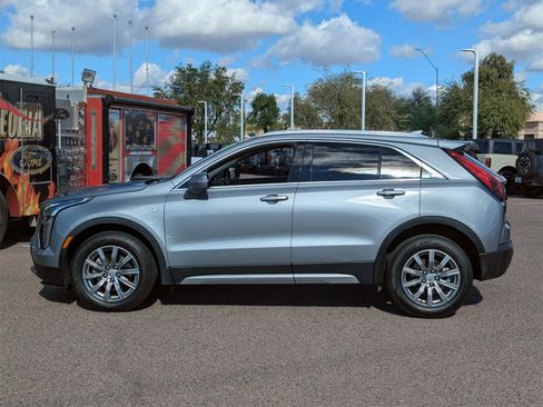 Used 2023 Cadillac XT4 Premium Luxury image 3