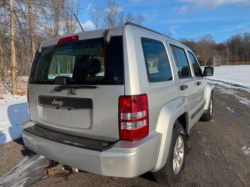 Used 2012 Jeep Liberty Sport image 4